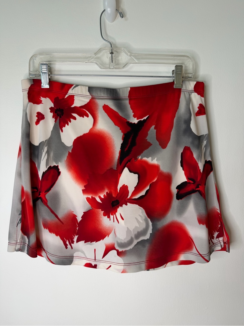 Latitude Tennis Skirt Red Gray white floral skort build-in shorts size large